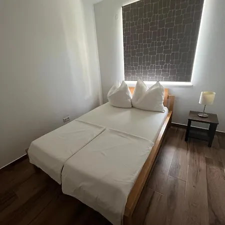 Apartment Dusper